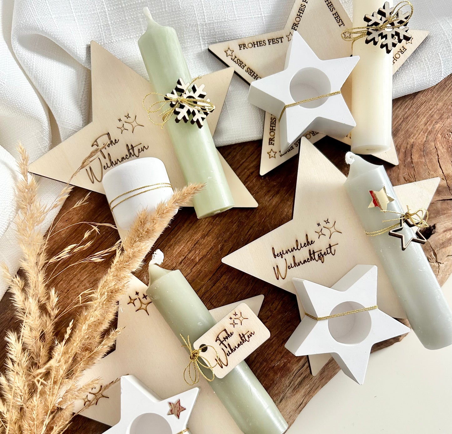 Weihnachtssterne Kerzenhalter Holzbrettchen mit Anhängern